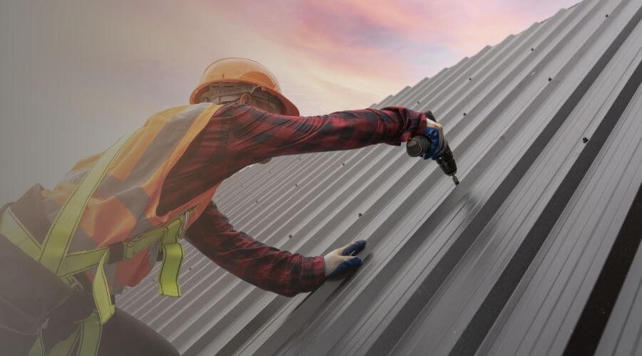 Professional gutter cleaning in Patillas, PR
